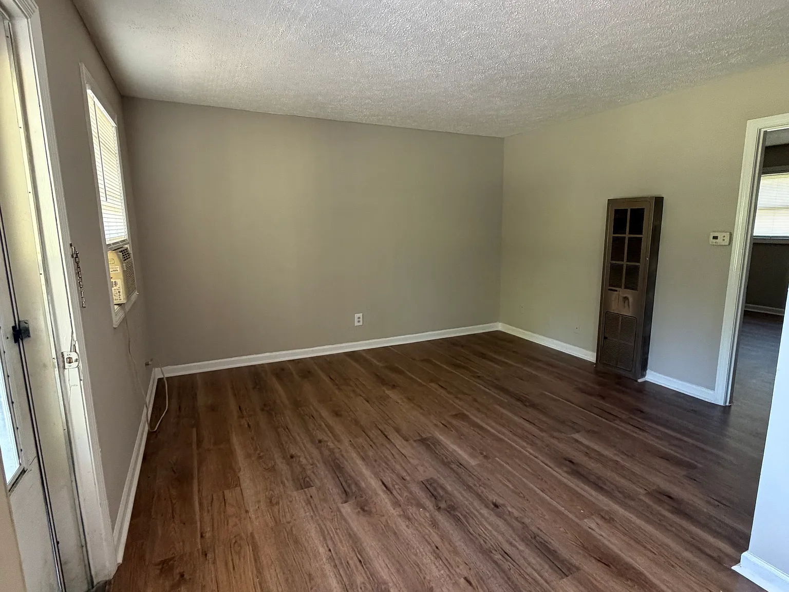1 bed, $900 — Photo 2