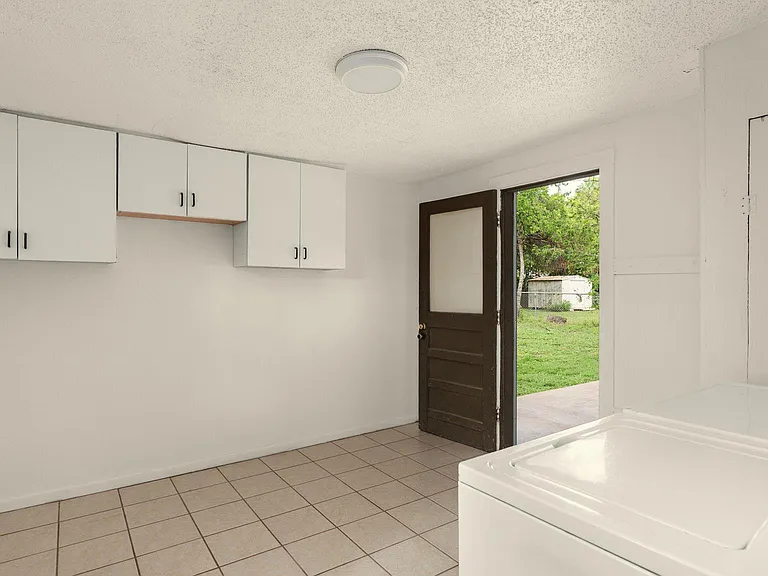 206 E Skyview Rd — Photo 26