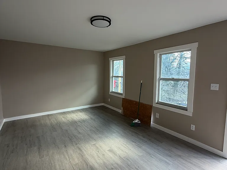 312 W 5th North St #3 — Photo 2