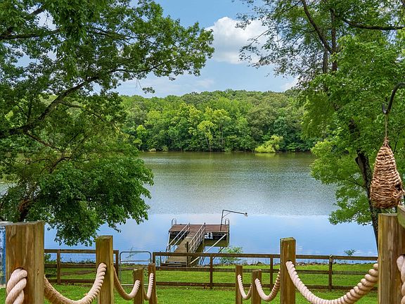 2nd image of 554 Hickman Shores Rd