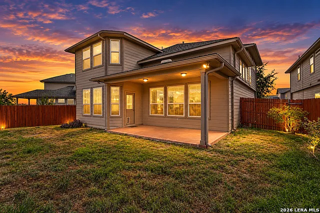 3 bed, 2.5 bath, 2512 sqft, $2,700 — Photo 2