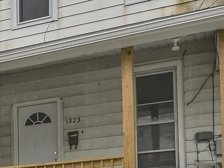 1323 W Norwegian St — Photo 32