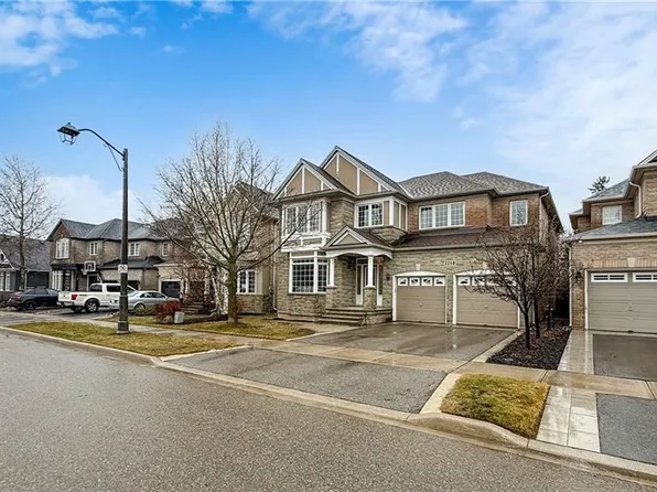 2258 Rochester Cir, Oakville, ON L6M 5E1