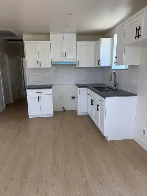 1243 1/2 W 41st Pl