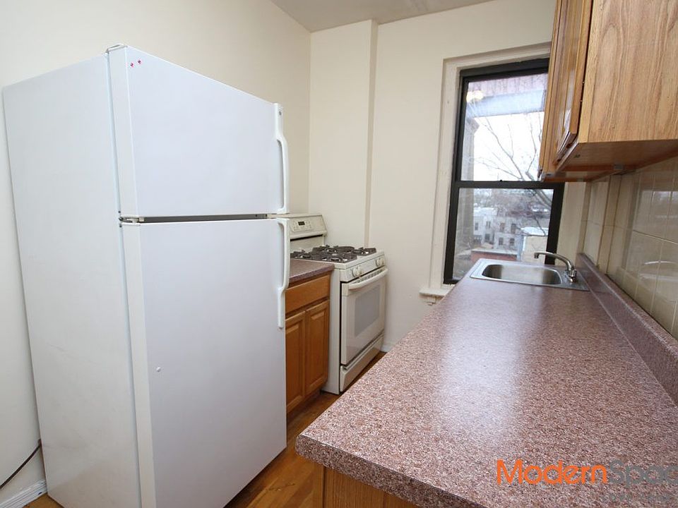 2nd image of 1905 22nd Rd APT 43