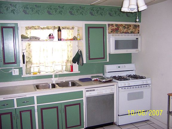 Eat In Kitchen