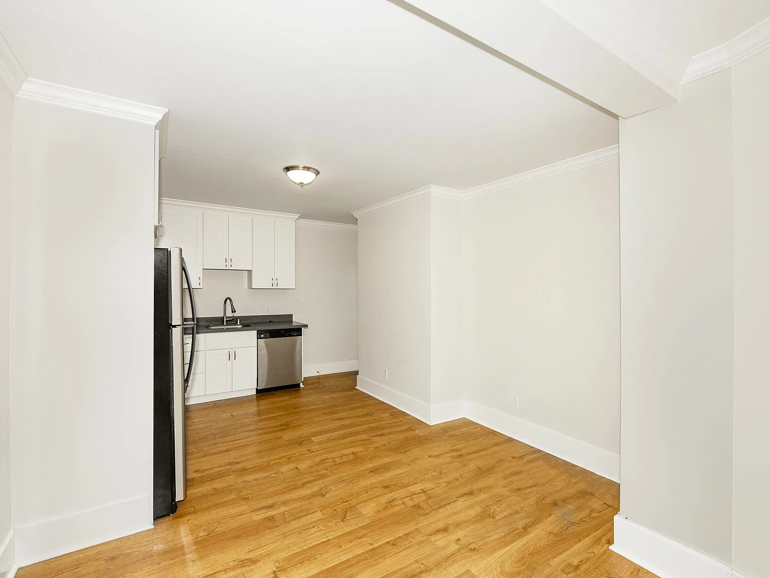 1720 Golden Gate — Photo 4