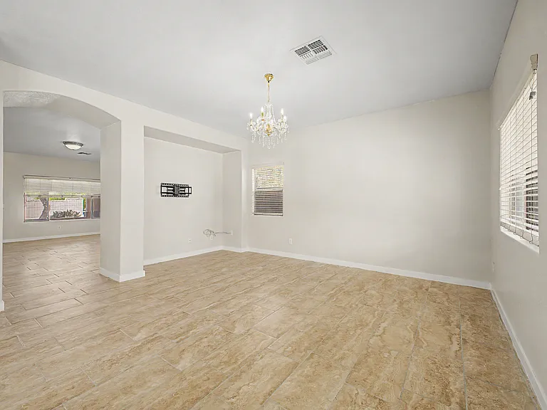 15309 N 146th Ave — Photo 11