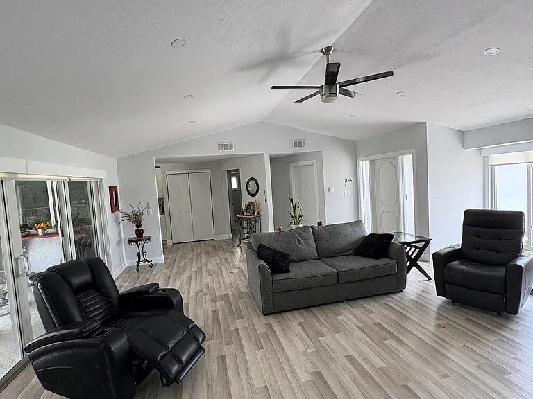 4102 Palm Tree Blvd — Photo 2