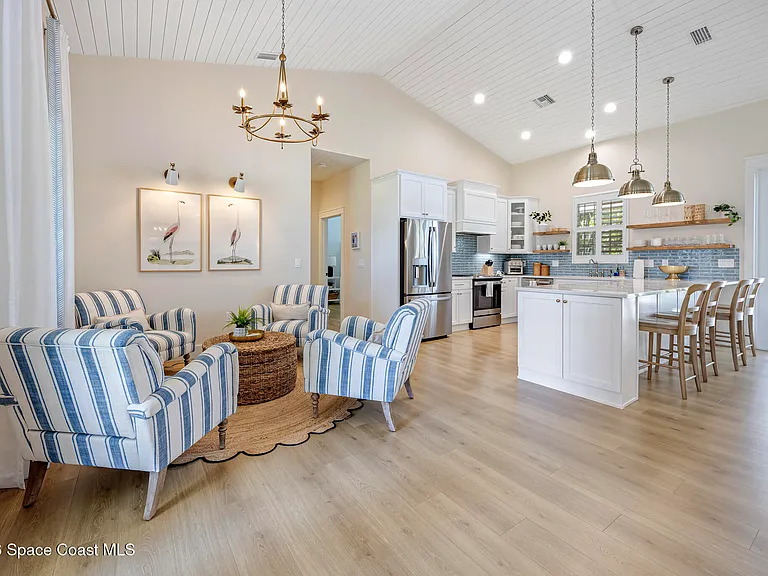 6774 Angeles Rd — Photo 5