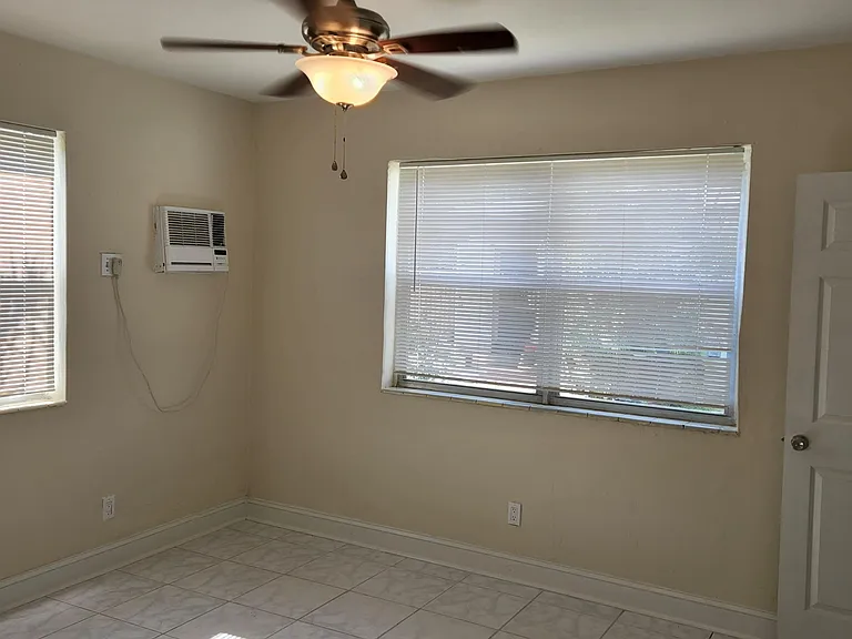 1922 Taylor St #1 — Photo 3