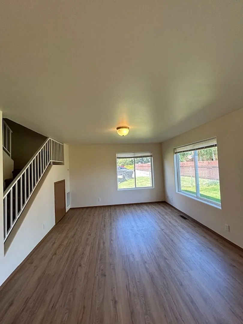 Newly updated 3 Bedroom Townhome! — Photo 3