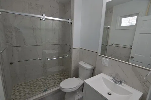 3 bed, 2.0 bath, 2000 sqft, $3,400 — Photo 4