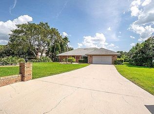 1635 Country Cove Cir, Malabar, FL 32950