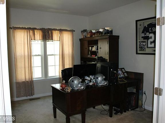5th image of 483 Maddex Farm Dr