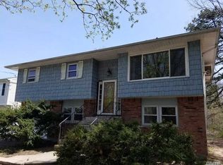 88 Lincoln Ave, Wyandanch, NY 11798