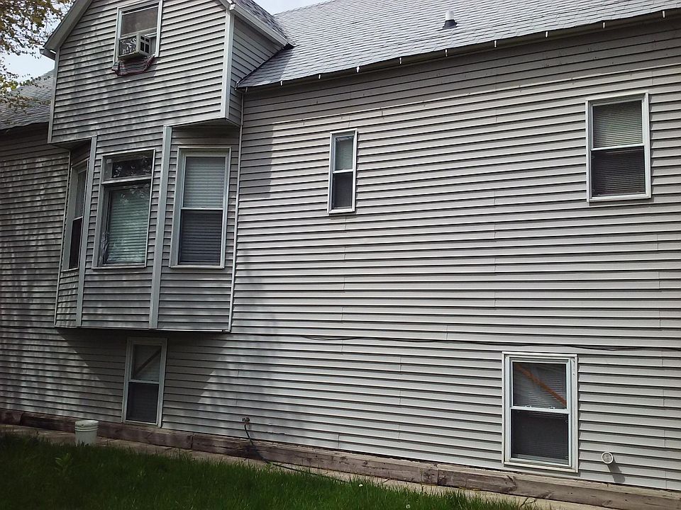 2nd image of 10511 S Bensley Ave