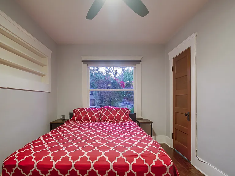 1511 Gregory St — Photo 49