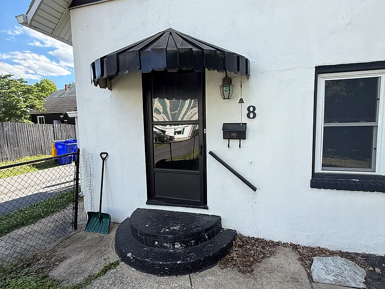 8 S Washington St #1 — Photo 1
