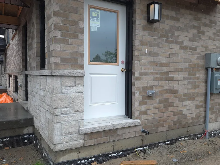 90 Lywood St #LOWER — Photo 2