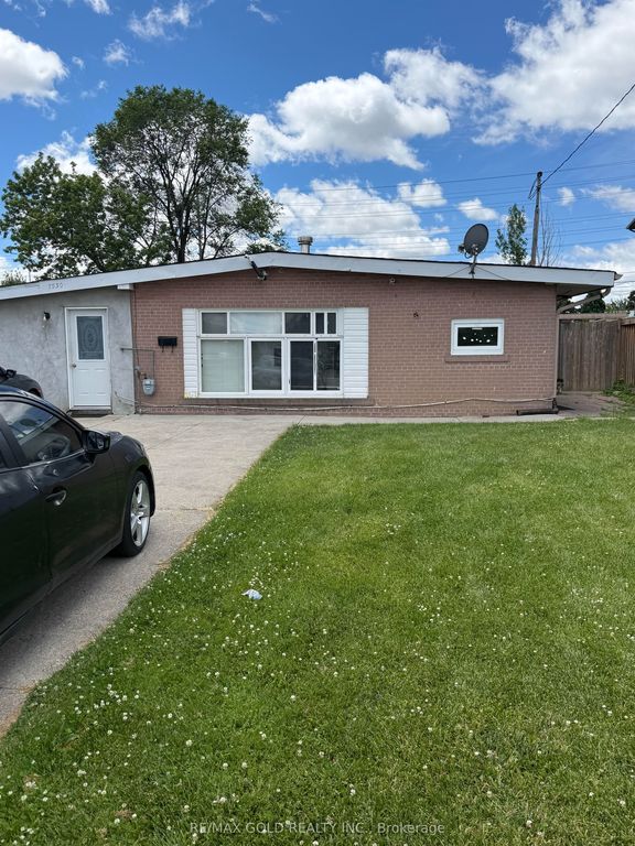 7530 Redstone Rd, Mississauga, ON - View 2