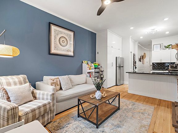 4th image of 926 Willow Ave #1