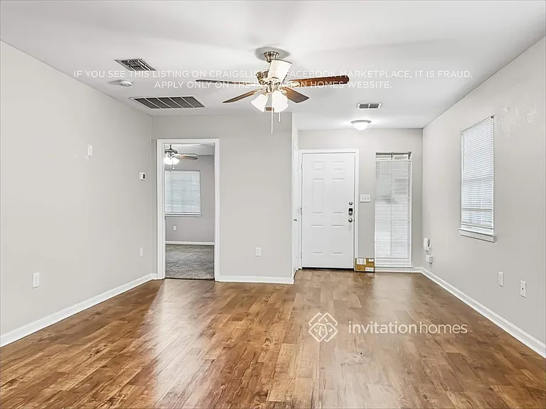 304 E Ross Ave — Photo 5
