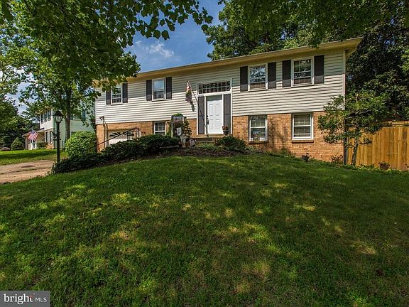 3rd image of 10100 Sudley Manor Dr