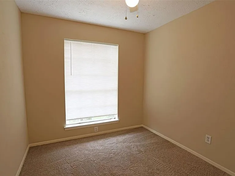 11011 Shadowfield Dr — Photo 9