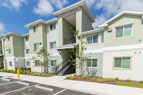 8247 Tanager Sq #301 Photo 1