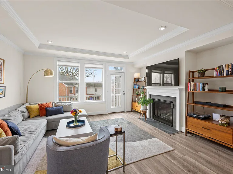 2236 Glebe Rd — Photo 8