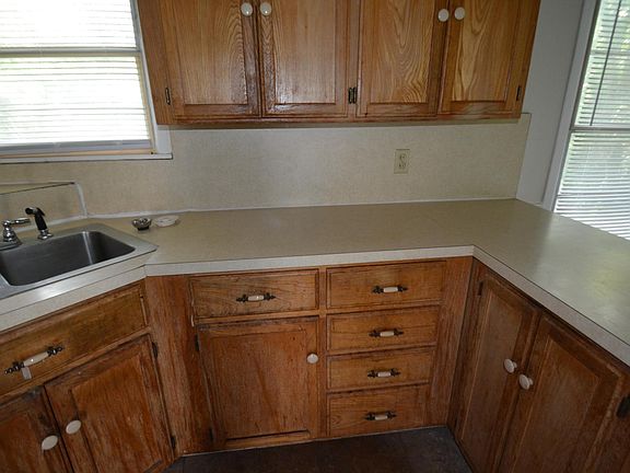 4th image of 4832 Melita Ave