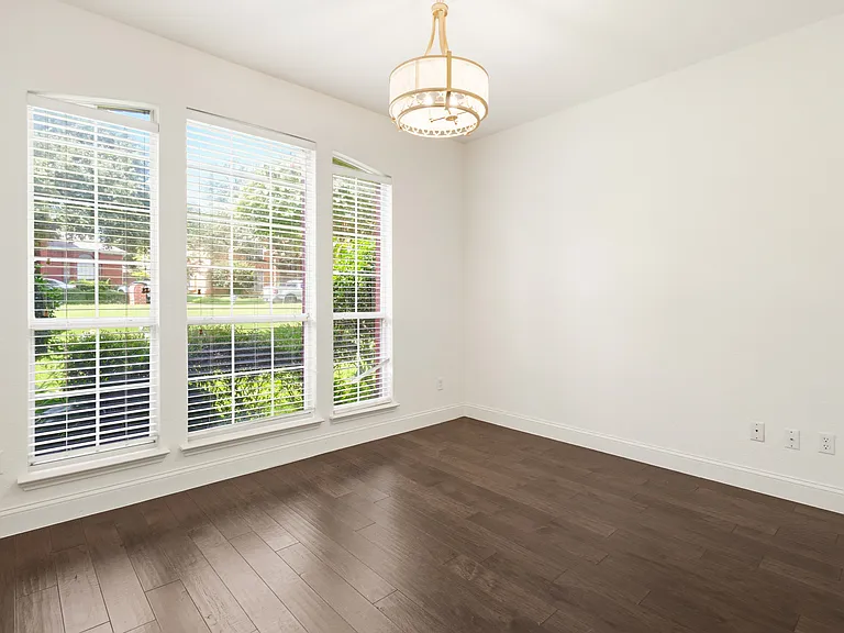 724 Pine Lakes Dr — Photo 17