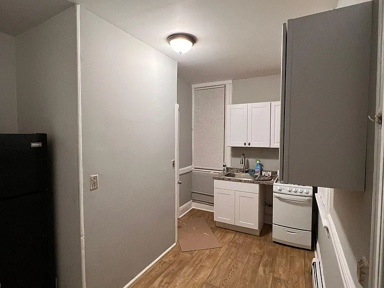 1317 44th St #2R — Photo 2
