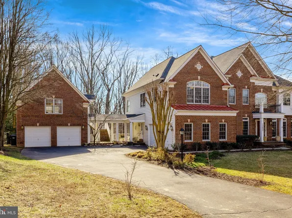 11601 Cedar Chase Rd, Herndon, VA 20170