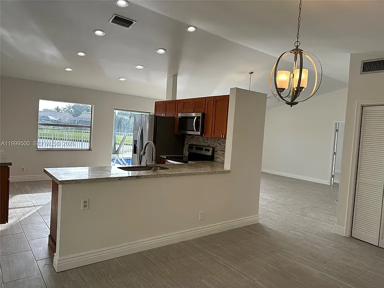 9841 Ridgecreek Rd — Photo 4