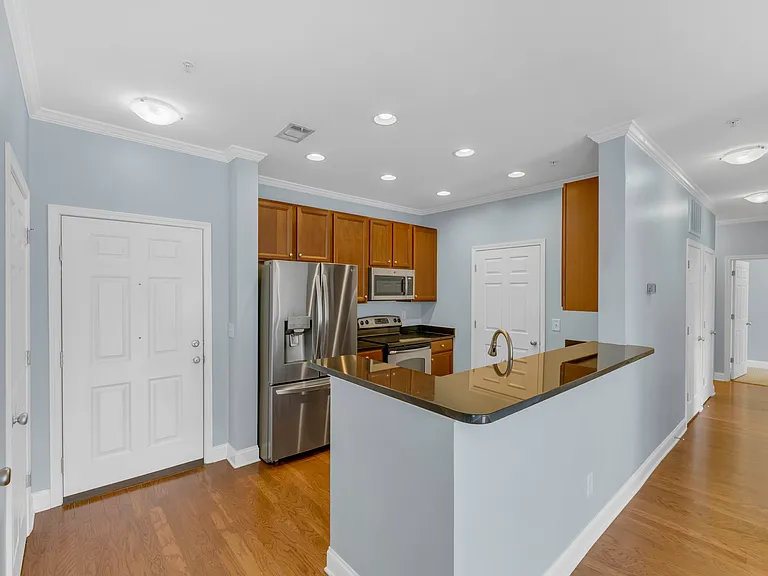 1000 E Woodlawn Rd #417 — Photo 10