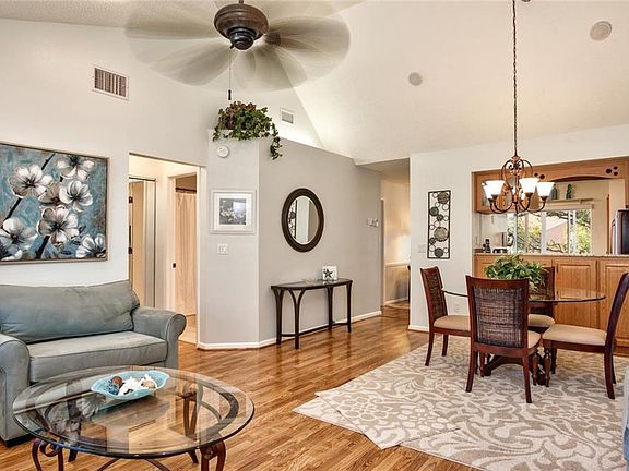 3rd image of 4923 Sunnybrook Dr Unit 21