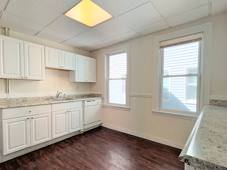 10 Athol St #2 — Photo 8