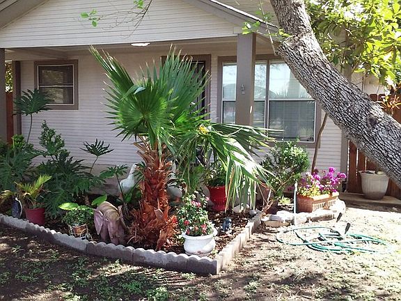 2nd image of 104 W Lilac Ave