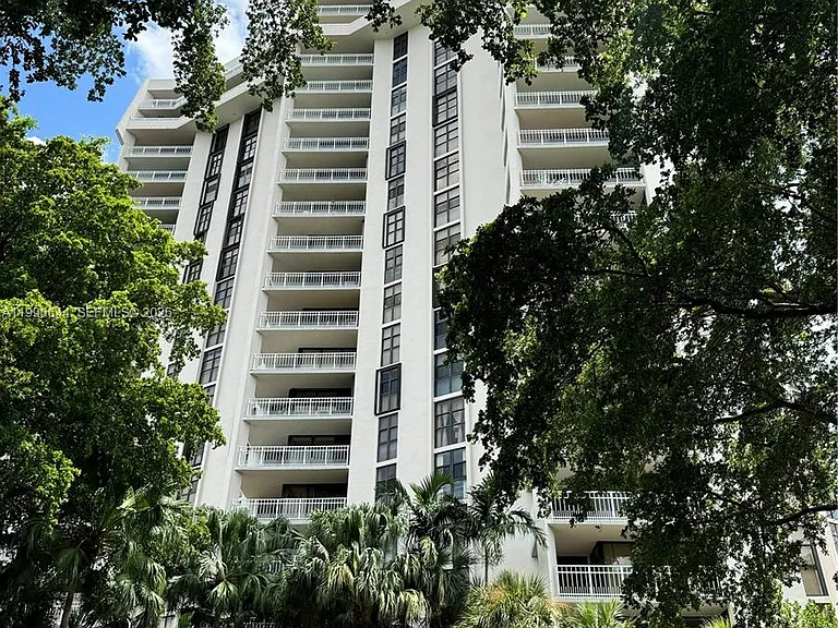 2000 Towerside Ter #1005 — Photo 33