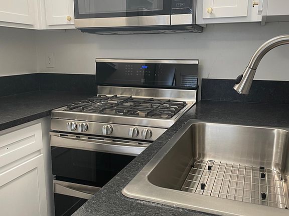 custom kitchen cabinets