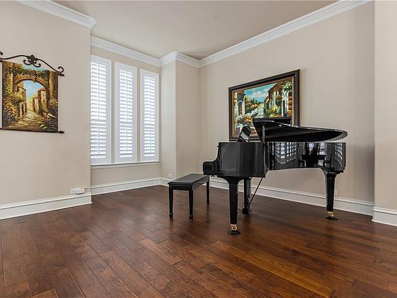5th image of 7647 Thistletree Ln