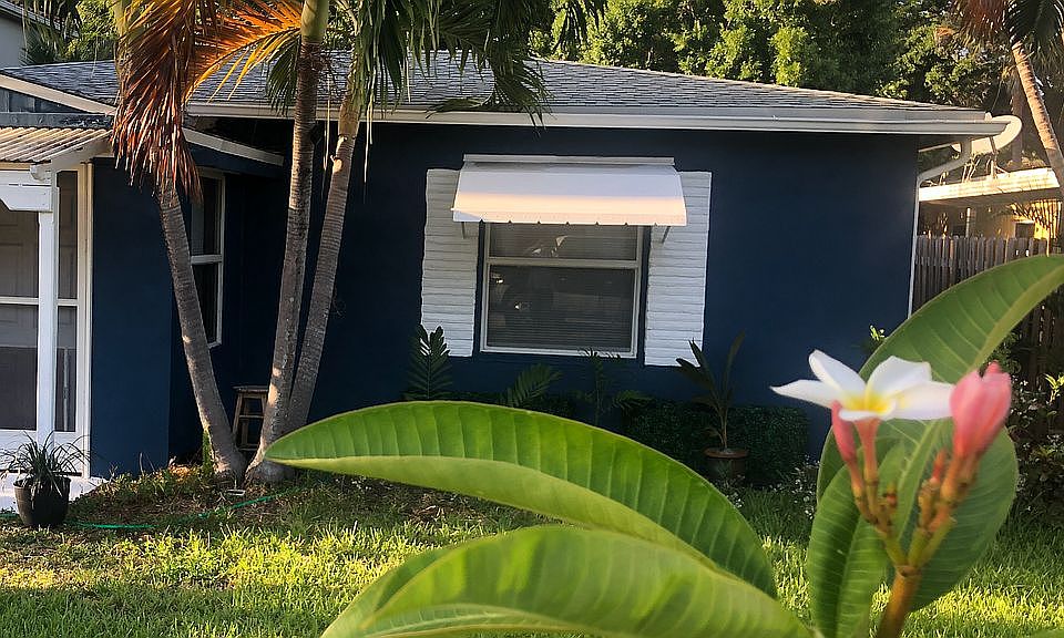 1st image of 833 SW 11th Ct
