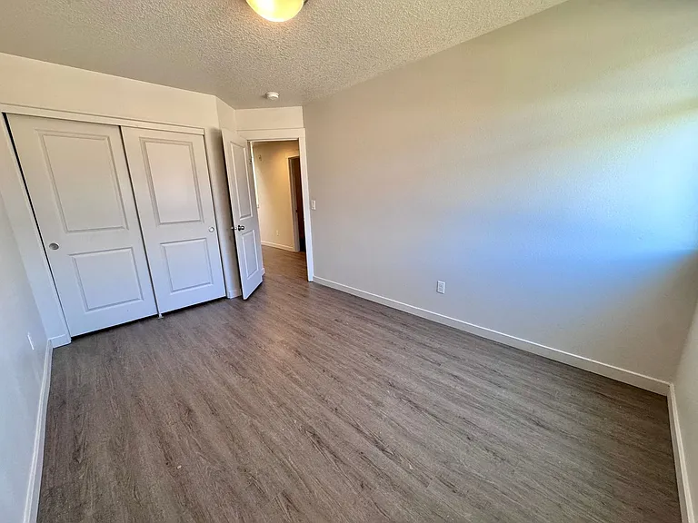 5724 NE 47th St — Photo 30
