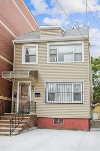 11011 56th Ave, Flushing, NY, 11368