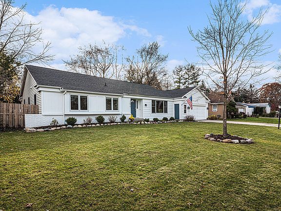 2nd image of 1646 Hardwick Dr SE