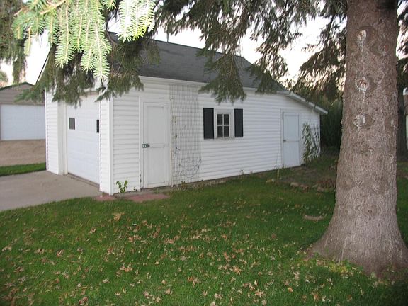 3rd image of 216 Sorenson St