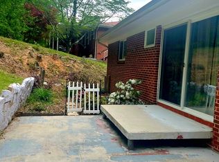 515 Hogan Rd, Rossville, GA 30741