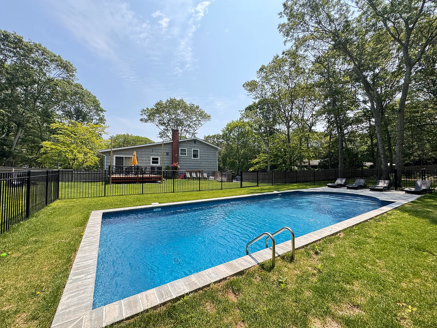 Year Round living in The Hamptons! — Photo 2